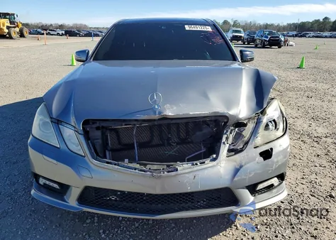 2010 Mercedes-Benz E 350 4Matic z USA, uszkodzony, nr VIN WDDHF8HB2AA108532